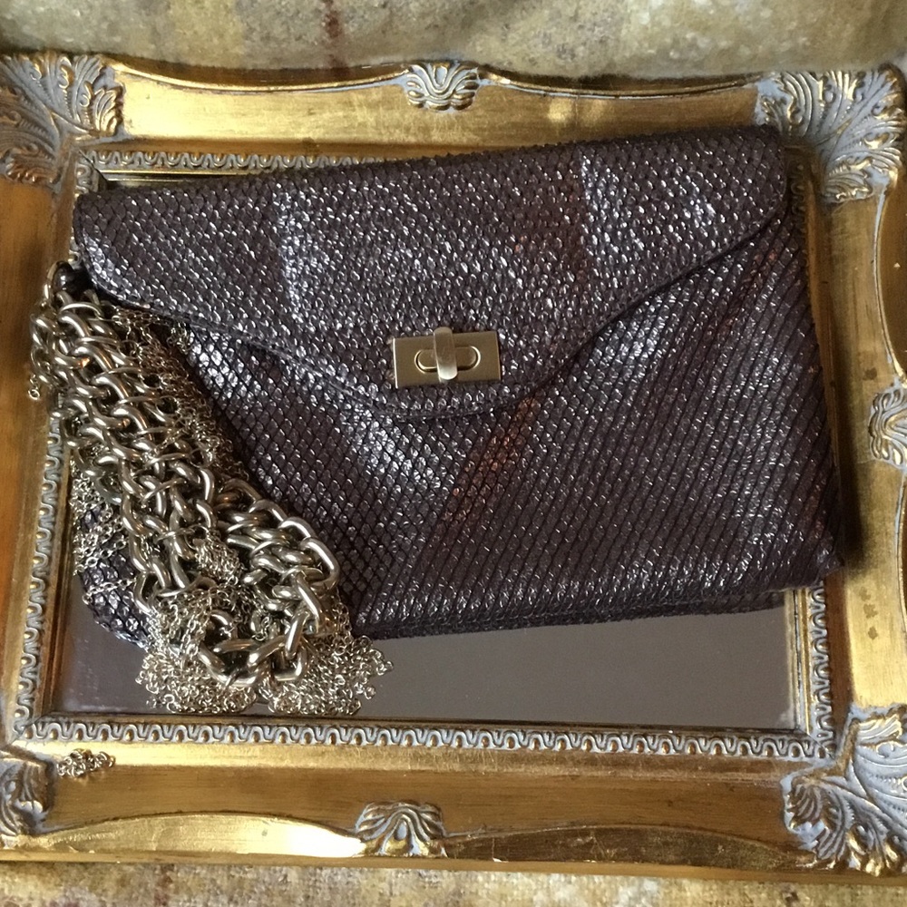 NWT Alexis Hudson Annabelle Shimmery Bronze Edgy chunky Chain Clutch/Wristlet